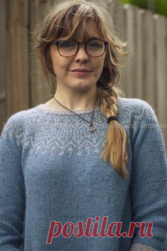 Новинка с сайта knitweek.ru Очаровательная модель женского свитера