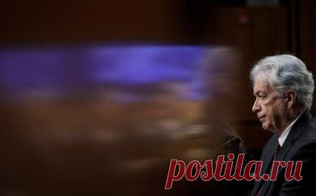 Глава ЦРУ увидел возможность для вербовки шпионов в России. Глава ЦРУ Уильям Бернс считает, что на фоне продолжения военных действий на Украине у его ведомства растут возможности вербовать россиян, такой шанс «выпадает раз в поколение». Власти России говорили о враждебности таких планов