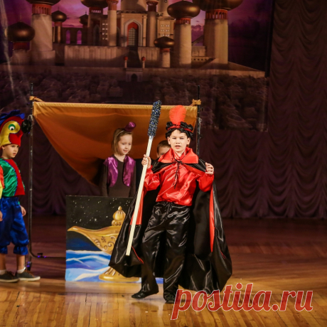 🎭 Школа театрального искусства для детей и подростков
💃 Опытная команда 🤩 Индивидуальный подход 🥳 Мероприятия
🌍 Город Самара ул. Льва Толстого, д. 94 📞 +7(927)207-07-20