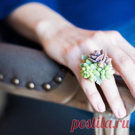 ring CONTEST results!
It was real fun to read all 276 guesses! There were many close ones, but only @somethingnicole hit it on the head- 2 hours, 17 minutes, or just under 3 minutes per ring! 💫
Congrats, Nicole!
Photo: @agirlinlove