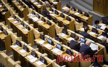 Кабмин внес в Думу проект о включении в пенсионный стаж работу на Украине. В Госдуму внесли проект о включении в пенсионный стаж периода работы на Украине, а также в Донецкой и Луганской народных республиках.