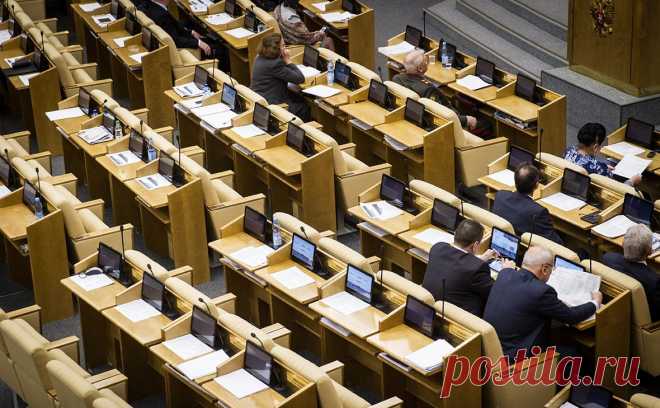 Кабмин внес в Думу проект о включении в пенсионный стаж работу на Украине. В Госдуму внесли проект о включении в пенсионный стаж периода работы на Украине, а также в Донецкой и Луганской народных республиках.