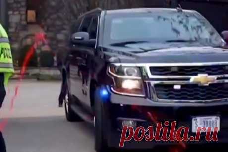 Daily Mail: протестующие облили краской автомобиль Блинкена. Пропалестинские демонстранты требуют от США остановить геноцид в секторе Газа.