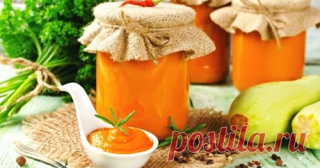 5 лучших рецептов домашней кабачковой икры Кабачковая икра - вкусное низкокалорийное и довольно сытное блюдо, которое можно употреблять с любимым гарниром - картофелем, рисом, или просто намазывать на ломтик хлеба. Сегодня такой деликатес можно купить в любом магазине. Но ведь домашняя кабачковая икра намного вкуснее.