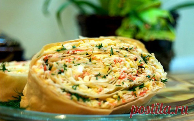 Мои домашние еще его называют рулет «Мимоза». Это вкусная и сытная закуска...