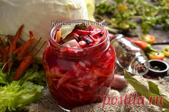 Маринованная капуста со свёклой на зиму в банках, рецепт с фото