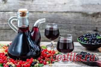 Четыре рецепта вина из чёрной смородины без дрожжей, на ЧКД, из сушеных ягод и домашнее черносмородиновое вино в скороварке. Два рецепте вина из красной смородины.