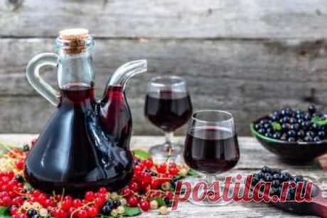 Четыре рецепта вина из чёрной смородины без дрожжей, на ЧКД, из сушеных ягод и домашнее черносмородиновое вино в скороварке. Два рецепте вина из красной смородины.
