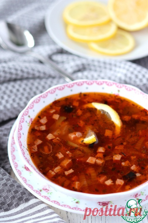 Солянка сборная с копчеными колбасками