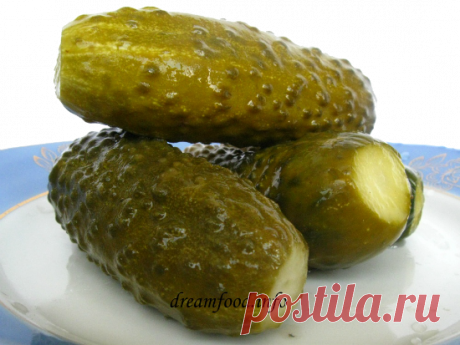 Малосольные огурчики без рассола и в банке.