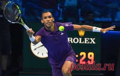 Оже-Альяссим стал последним полуфиналистом Итогового турнира ATP. Он победил представителя Германии Александра Зверева в решающем матче группового этапа