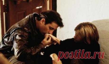 8 Вещей, которые мужчина делает только если действительно любит Мужчины и женщина по-разному показывают свои чувства. И хотя мужчины обычно более прямолинейны, им тяжело проявлять казалось бы немужские