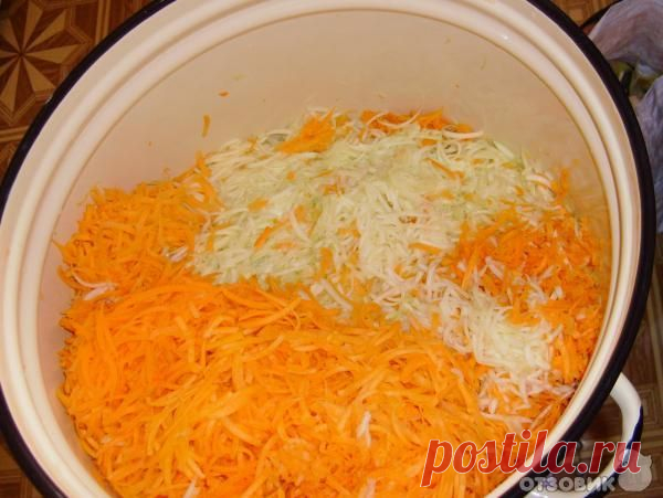 Салат из кабачков с морковью.