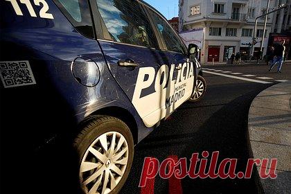 Генерал ФСБ в отставке высказался о посылках со взрывчаткой в Испании. Генерал-майор Александр Михайлов заявил, что прецедентов, когда в различные ведомства разным лицам приходили посылки со взрывчаткой и другими опасными веществами, очень много, проводились расследования, однако чаще всего они заканчивались ничем. Вероятно, то же будет справедливо и для посылок со взрывчаткой в Испании.