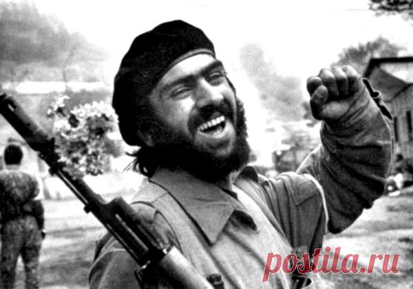 «Միայնակ գայլ» Սասնա ծուռ... 😰🙏🇦🇲️
«Ես հավատում եմ մեր ժողովրդին և վստահ եմ, որ իմ ազգի խոսքը և ձայնը պիտի իշխի, և հաղթելու է արդարությունը». Միայնակ Գայլ՝ Արայիկ Խանդոյան
Արայիկ Խանդոյանի երկրային մենությունը ավարտվեց....
Աստված իր հոգին տուն կանչեց ՝ ապրողների հիշողության մեջ թողնելով ազգային և մարդկային արդարության լեգենդար մարտիկի անկոտրում կամքն ու անսահման խիզախությունը,լուսաշող կերպարն ու անկրկնելի ժպիտը...