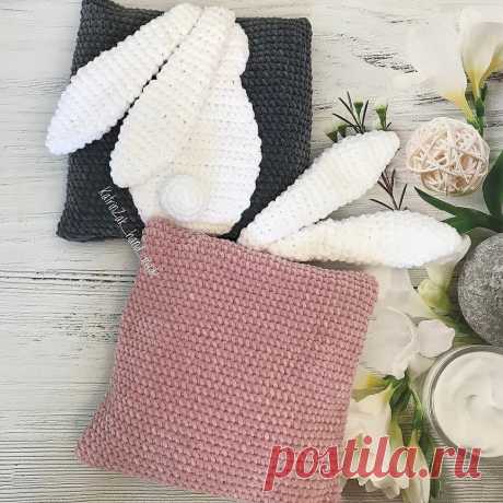 Плюшевая подушка с зайчиком крючком | Hi amigurumi