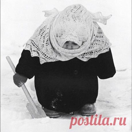 На прогулке ⛄️
#космонавт #кулек #зима #детство