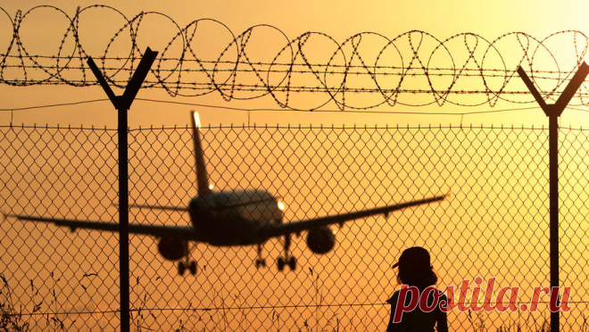 Аэропорт в Петрозаводске закроют на месяц из-за ремонта. Аэропорт Петрозаводск, расположенный в одноименном городе, временно закроют в связи с ремонтом взлетно-посадочной полосы. Об этом сообщается в Telegram-канале министерства транспорта Карелии. Как указано в заявлении, работа воздушной ...