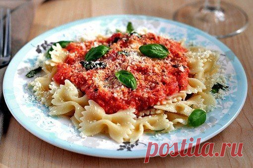 Макароны фарфалле с томатно-сырным соу / Удивительная еда!