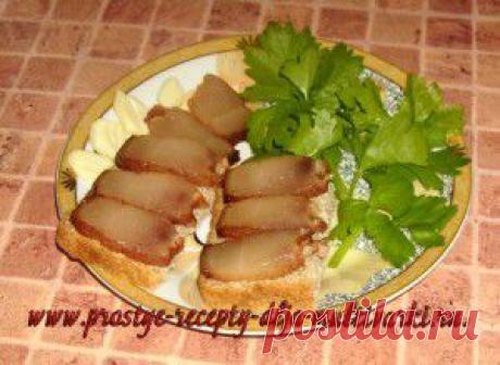 Сало в луковой шелухе в мультиварке