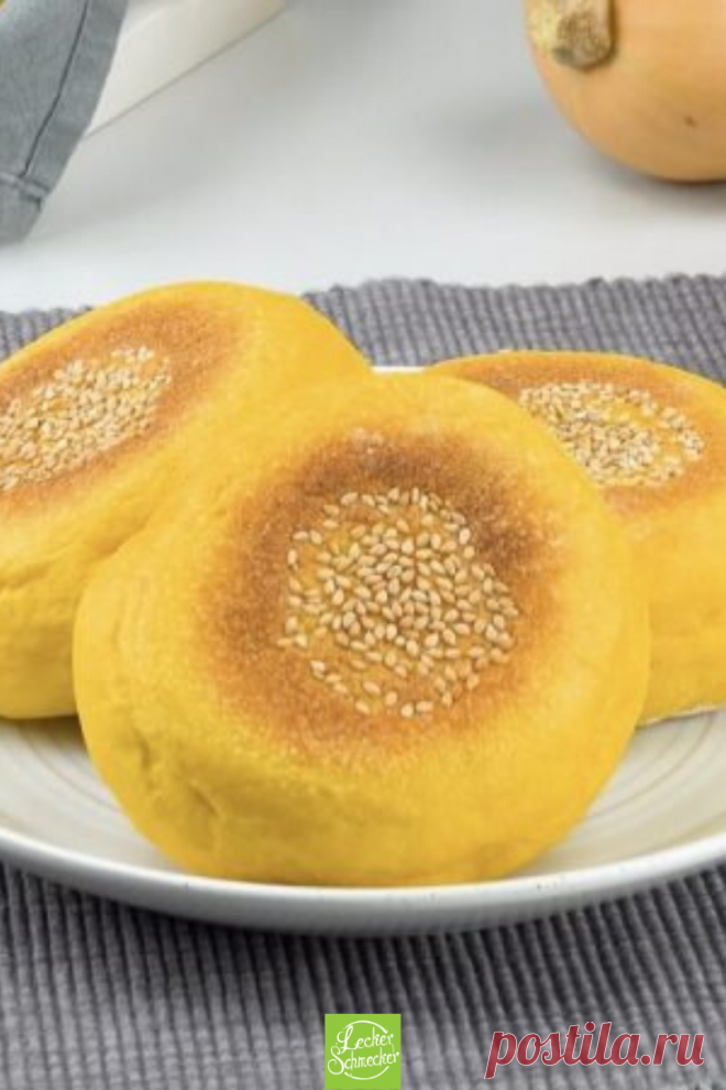 Испечь вкусные рулетики из тыквы - вкусно