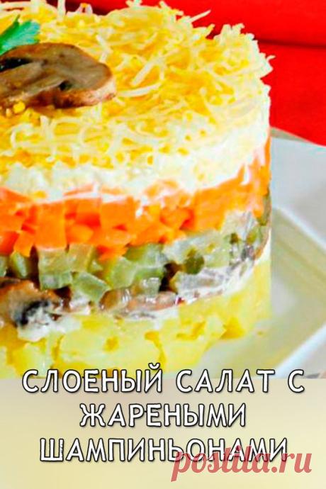 Капучино – кофейный напиток родом из Италии, который готовится на основе эспрессо. В классическом исполнении в него входит двойная порция черного кофе, горячее молоко и густая пена. Некоторые бариста используют сливки вместо молока, а также добавляют вкусовые наполнители в виде корицы, ванили, шоколадной крошки и многого другого. Как приготовить капучино дома и какой рецепт лучше использовать сейчас выясним.