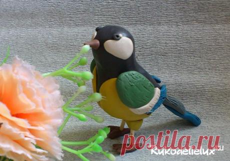 Здесь представлено несколько уникальных мастер-классов как сделать птиц из пластилина для детей поэтапно с фото. Синица, сорока, снегирь, жар-птица из пластилина.