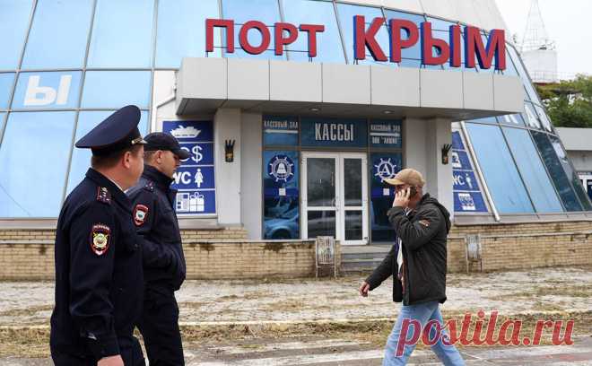 В Крыму продлили высокий уровень террористической опасности. Режим будет действовать в Армянске, Джанкое, Керчи, Красноперекопске; Джанкойском, Красноперекопском и Ленинском районах; а также на ведомственных объектах