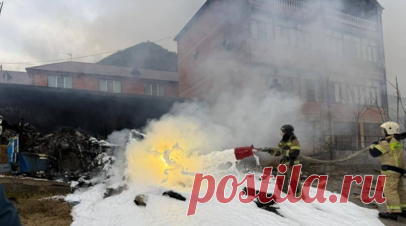 Сын директора концерна КЭМЗ пострадал при крушении вертолёта в Дагестане. Сын директора Кизлярского электромеханического завода (КЭМЗ) Ахмат Ахматов пострадал при крушении вертолёта в Дагестане. Читать далее