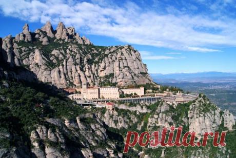 Гора Монтсеррат под Барселоной