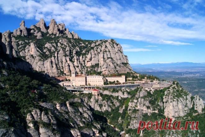 Гора Монтсеррат под Барселоной