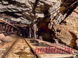 В Китае обнаружен крупнейший в стране золотой рудник 
	Рудник с запасами в 382 тонны был найден на востоке страны в провинции Шаньдун на полуострове Цзяодун.

	Сообщается, что запасы драгоценного металла растянуты на расстояние двух километров, а толщин…