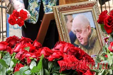 Вдова Пригожина сменила фамилию. Вдова бизнесмена Евгения Пригожина Любовь сменила фамилию на Кряжева. Данные об этом поступили в СПАРК 15 сентября. Информации о том, когда была изменена фамилия, нет. Ранее открыли дело о наследстве Пригожина. бизнесмену принадлежало 100 процентов акций «Конкорд Кейтеринг» и «Конкорд менеджмент и консалтинг».