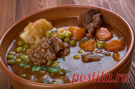 Режем много картошки и добавляем 300 грамм мяса: суп и второе на 3 дня