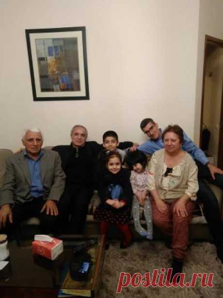 (5) Facebook