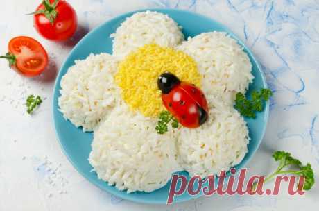 Салат «Ромашка» с печенью и шампиньонами