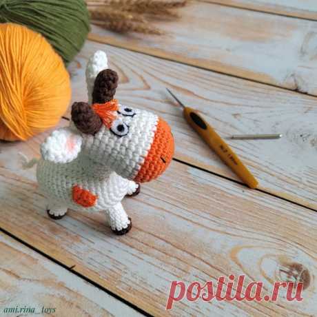 PDF Коровка крючком. FREE crochet pattern; Аmigurumi animal patterns. Амигуруми схемы и описания на русском. Вязаные игрушки и поделки своими руками #amimore - корова, маленькая коровка, телёнок, бык, бычок.