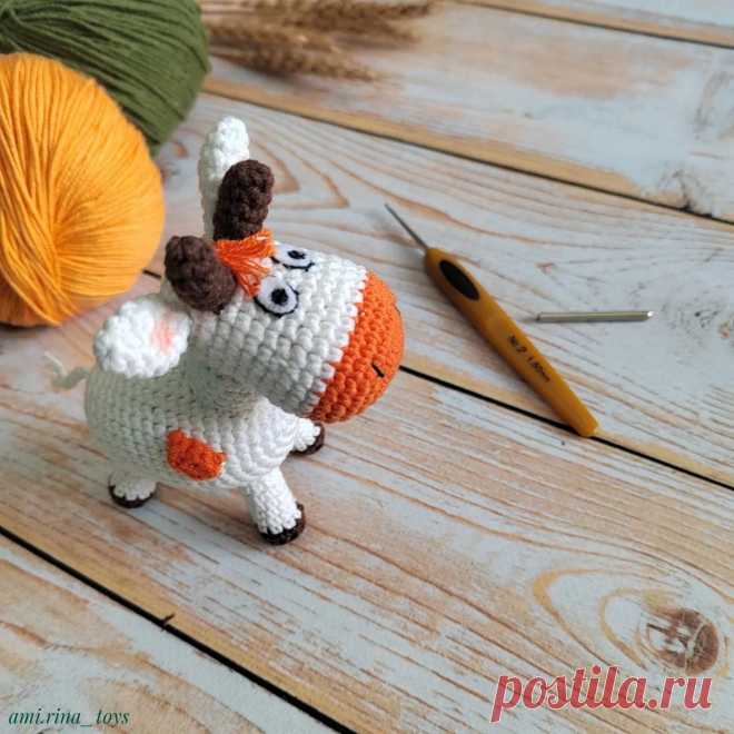 PDF Коровка крючком. FREE crochet pattern; Аmigurumi animal patterns. Амигуруми схемы и описания на русском. Вязаные игрушки и поделки своими руками #amimore - корова, маленькая коровка, телёнок, бык, бычок.
