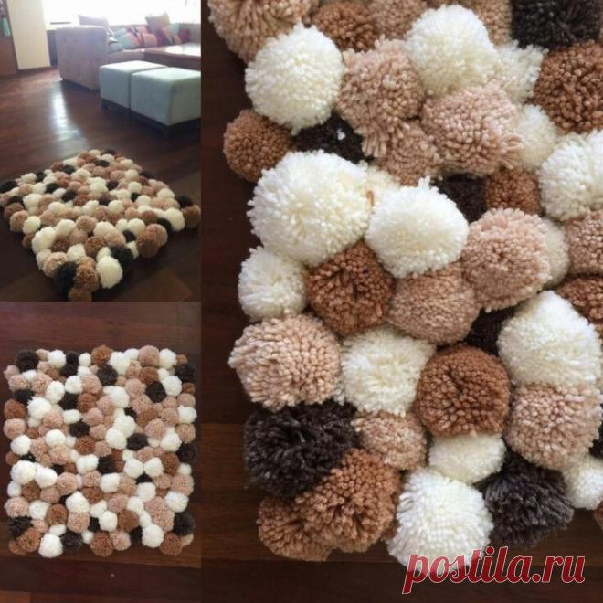 Коврик из помпонов.