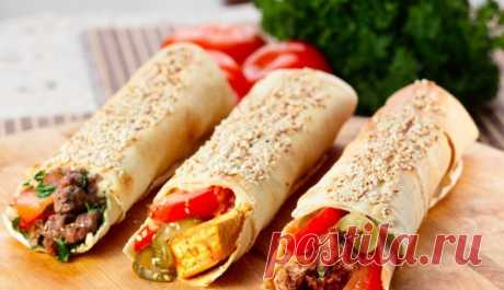Задумались, чем бы перекусить? 10 начинок для рулетиков в лаваше | Вкусные рецепты