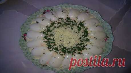 Нежнейший салат Рафаэлло Салатик воздушный. вкусный и очень оригинальный внешне.