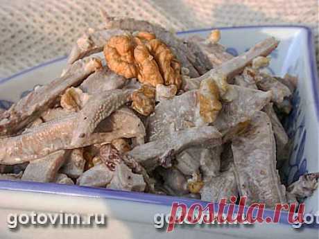 Салат из языка с орехами и чесноком. Фото-рецепт / Готовим.РУ