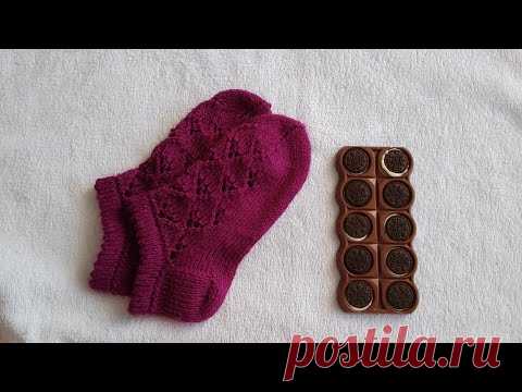Короткие носочки, следики с ажурным узором вязаные спицами. How to knit easiest ever sock/slipper.