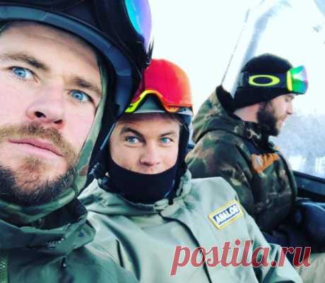 Семейство Хемсворт весело отпраздновало 40-летие старшего брата Криса и Лиама