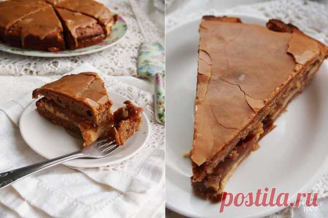 Домашний торт с орехами, кофе и грушевым вареньем / livecookbook.ru