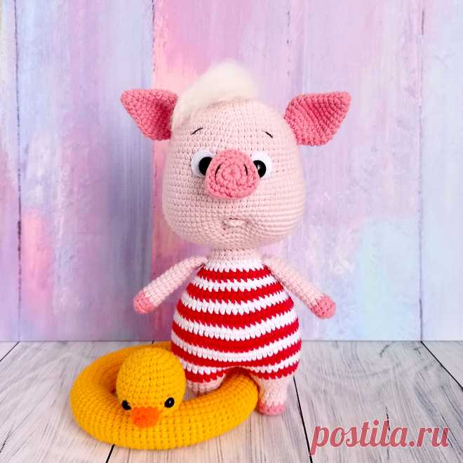 PDF Поросёнок Сахарок крючком. FREE crochet pattern; Аmigurumi animal patterns. Амигуруми схемы и описания на русском. Вязаные игрушки и поделки своими руками #amimore - свинка со спасательным кругом, поросёнок, свинья, поросенок.