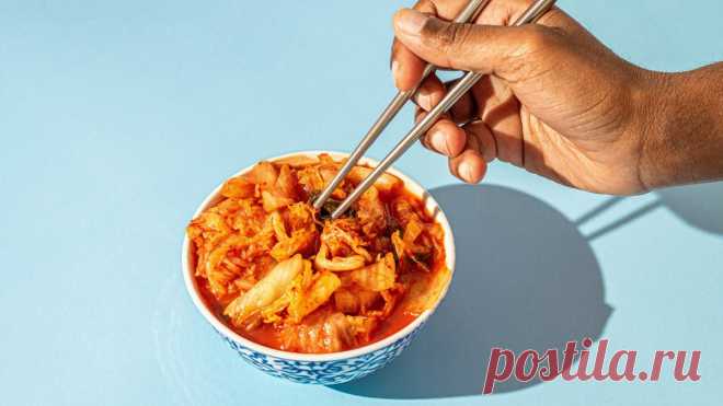 Острая капуста может снижать уровень сахара в крови, выяснили ученые Традиционное корейское блюдо кимчи из ферментированной острой капусты может снижать уровень сахара в крови натощак и артериального давления.