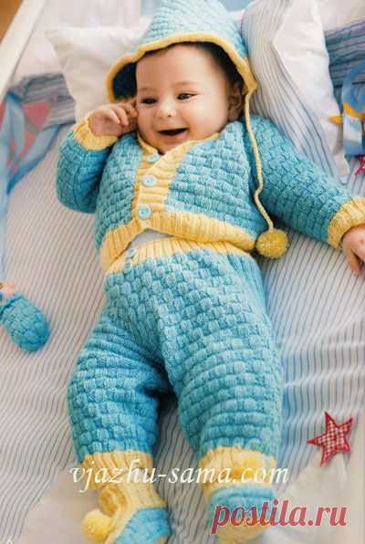Вязаный комплект для грудничков