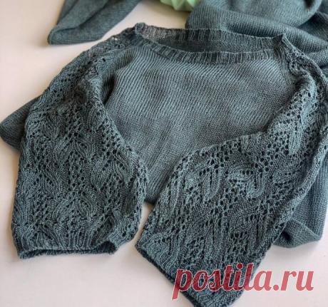 Акцент на рукава: джемпер с ажурными рукавами спицами