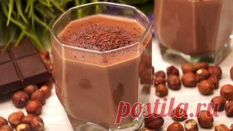 Волшебная Вкуснятина из ничего всего за 5 минут! 
Горячий шоколад. Супер-шоколадный, притягивает своим ароматом, дает заряд энергии и поднимает силы. Рекомендую попробовать, делается быстро и получается волшебно вкусно.
ИНГРЕДИЕНТЫ

Молоко – 600мл.
…